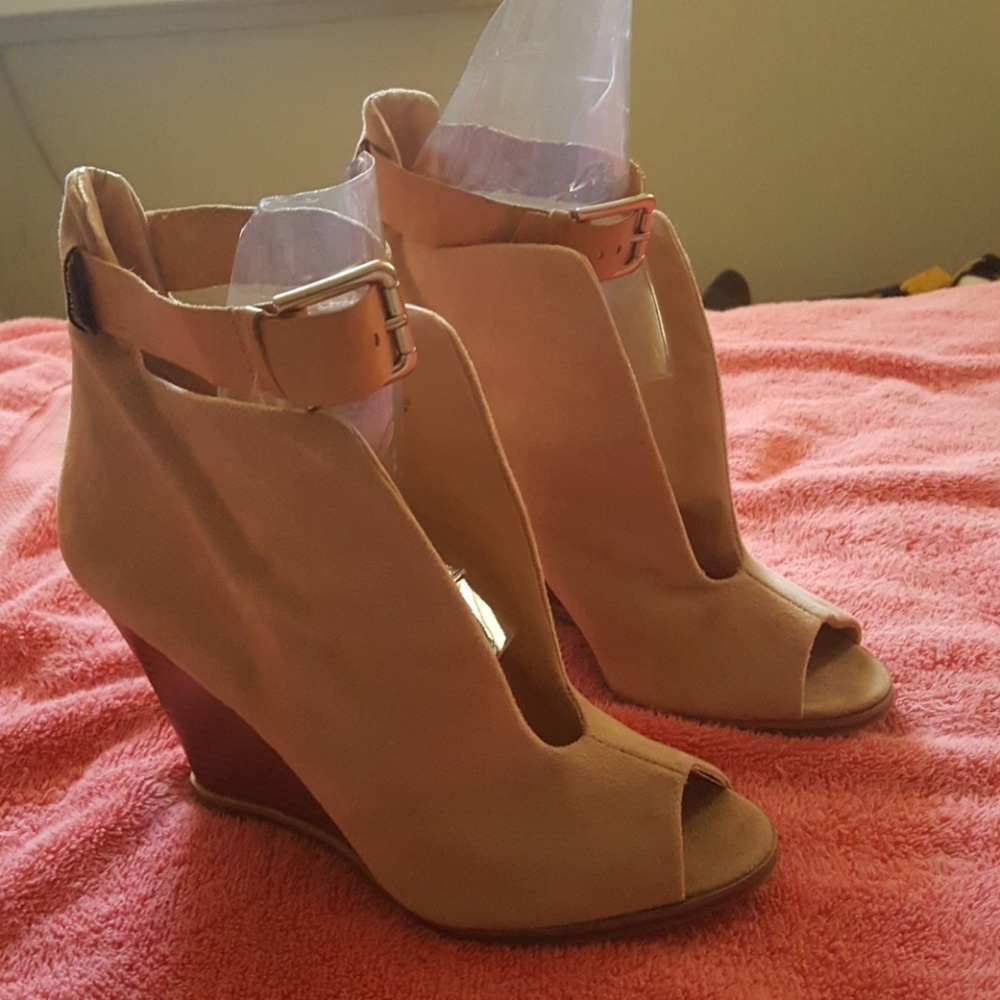 Zigi soho, open toe ankle boots. Size 10M